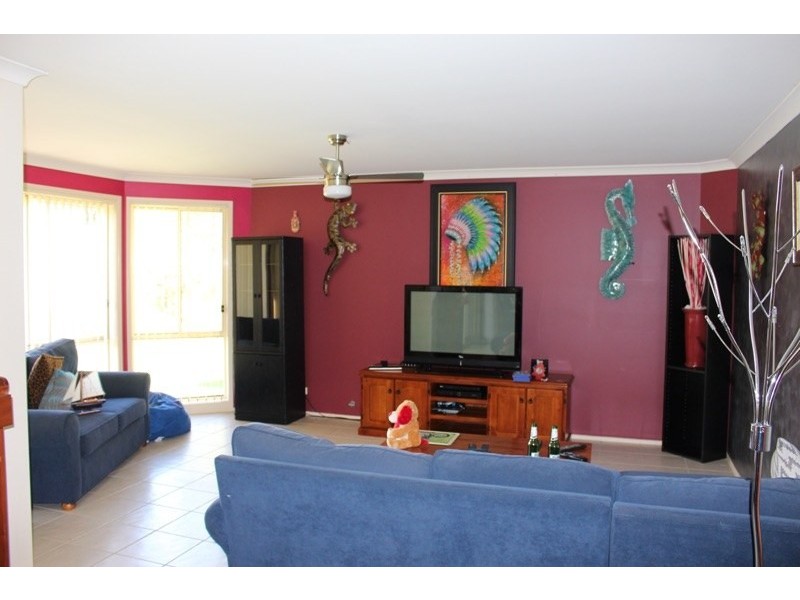 74 Princes Highway, Lake Tabourie NSW 2539