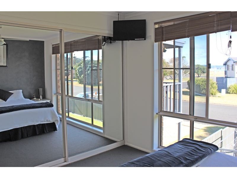 36 Maloneys Drive, Maloneys Beach NSW 2536