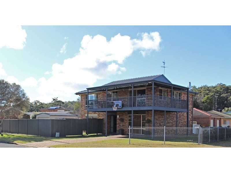 36 Maloneys Drive, Maloneys Beach NSW 2536