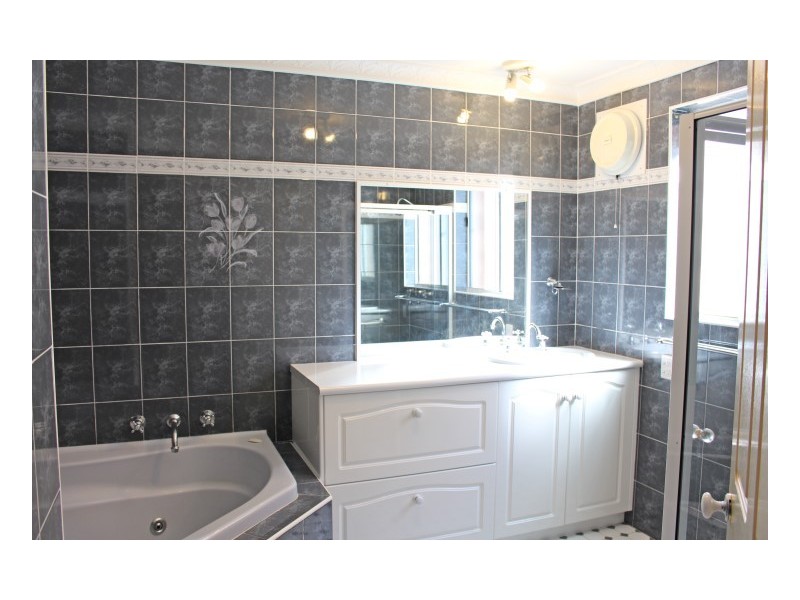 27 Canberra Crescent, Burrill Lake NSW 2539