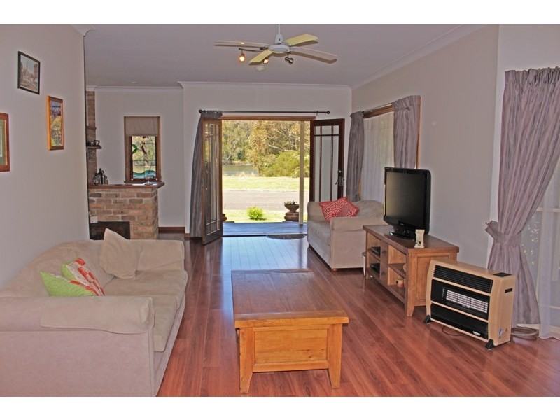 17 Portland Way, Lake Tabourie NSW 2539