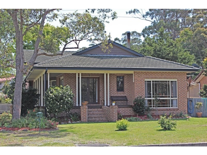 17 Portland Way, Lake Tabourie NSW 2539