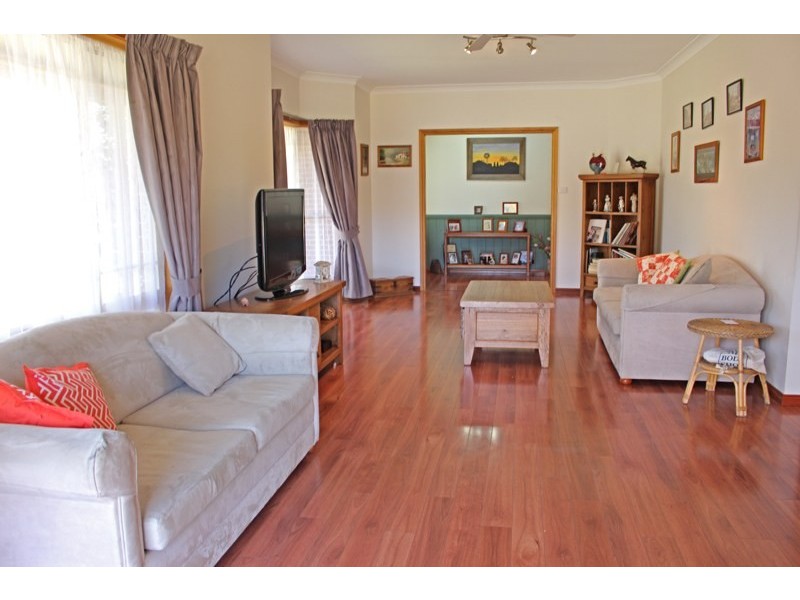 17 Portland Way, Lake Tabourie NSW 2539