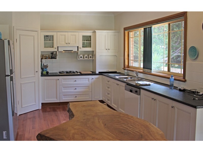 17 Portland Way, Lake Tabourie NSW 2539