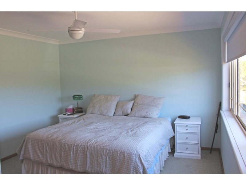 17 Portland Way, Lake Tabourie NSW 2539