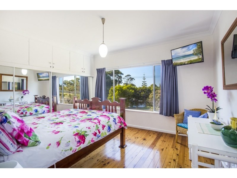 11 Ingold Avenue, Mollymook NSW 2539