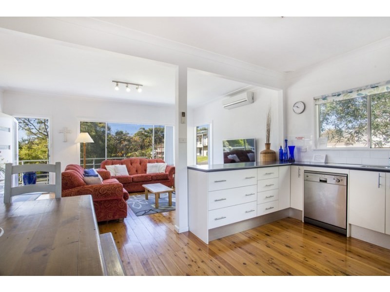 11 Ingold Avenue, Mollymook NSW 2539