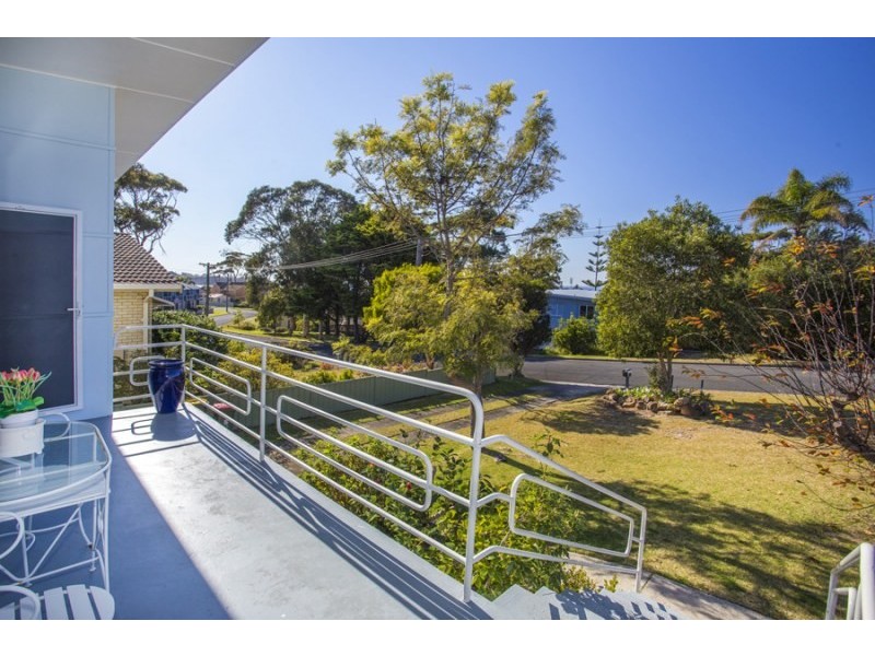 11 Ingold Avenue, Mollymook NSW 2539