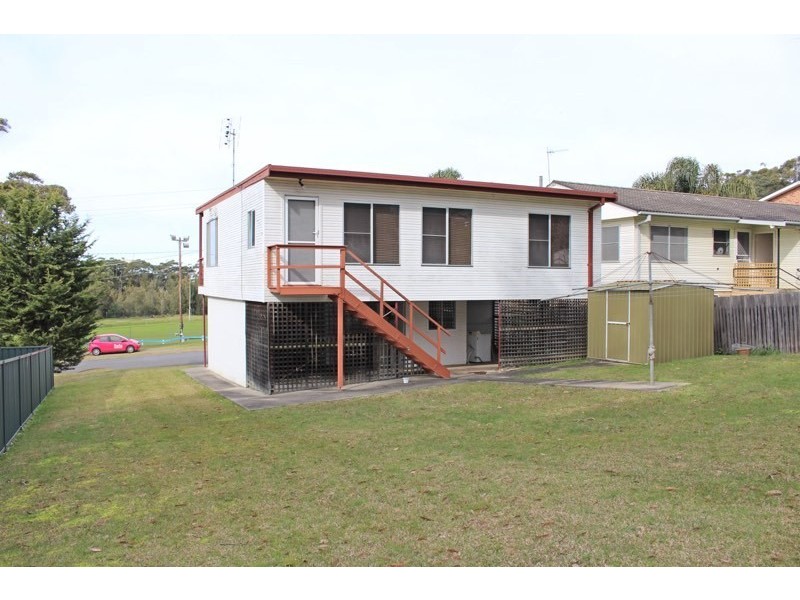 11 Carroll Avenue, Mollymook Beach NSW 2539