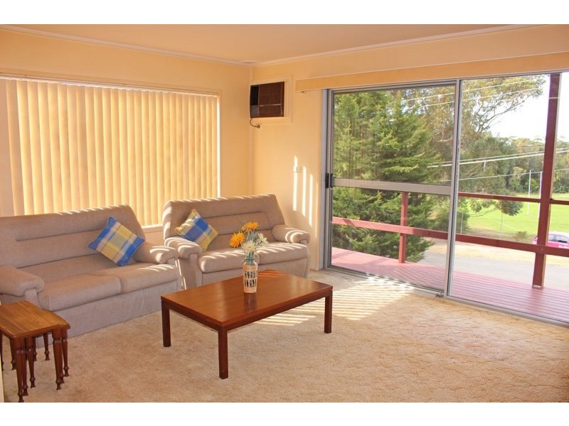 11 Carroll Avenue, Mollymook Beach NSW 2539