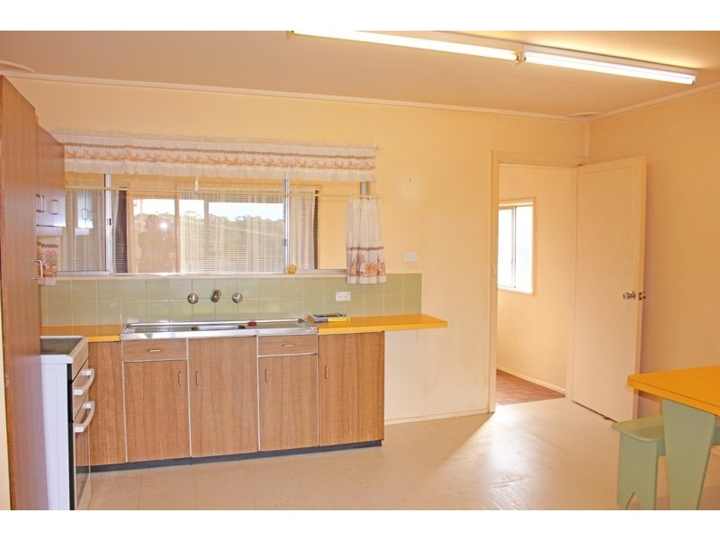 11 Carroll Avenue, Mollymook Beach NSW 2539