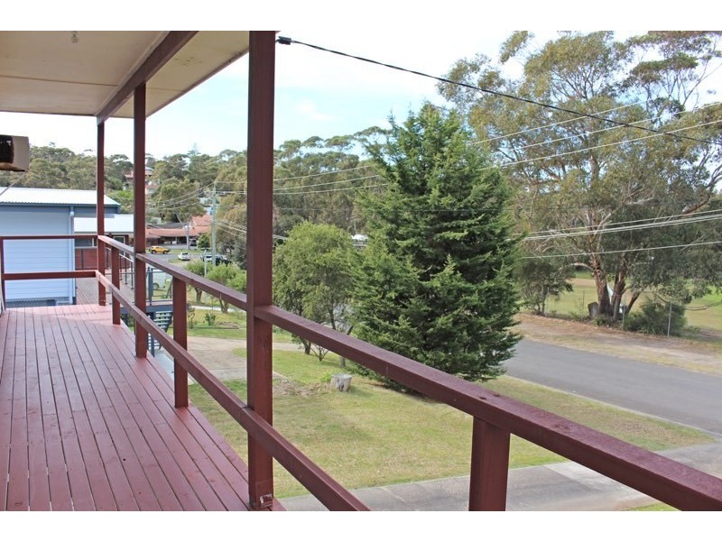 11 Carroll Avenue, Mollymook Beach NSW 2539