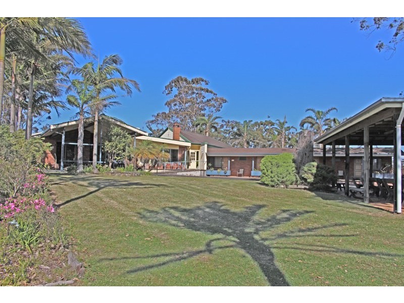 5 & 11 Weymouth Road, Lake Tabourie NSW 2539