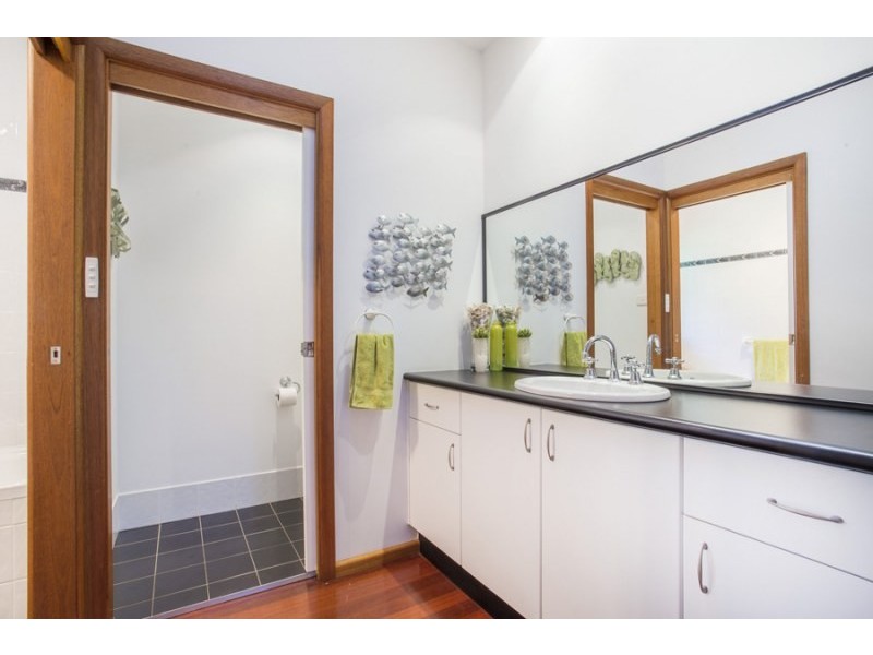 2 Rosemary Avenue, Bawley Point NSW 2539