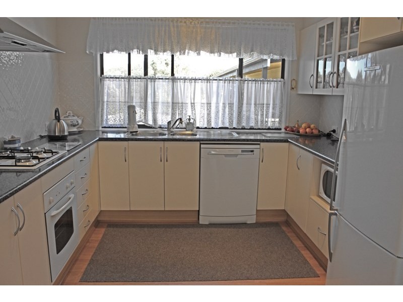 29 Acacia Street, Fishermans Paradise NSW 2539