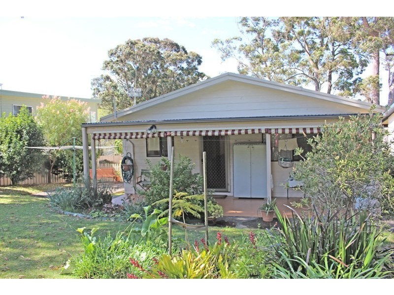 29 Acacia Street, Fishermans Paradise NSW 2539