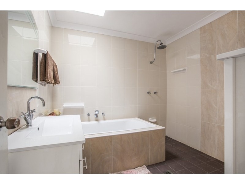 8 Price Parkway, Milton NSW 2538