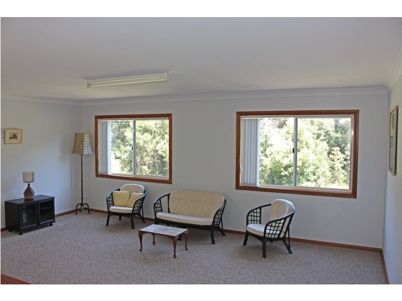 34 Valley Drive, Mollymook Beach NSW 2539