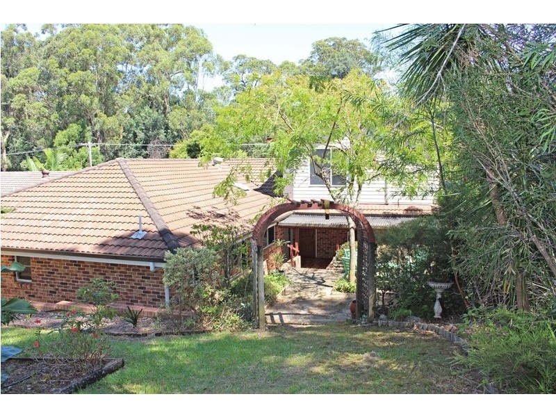 34 Valley Drive, Mollymook Beach NSW 2539