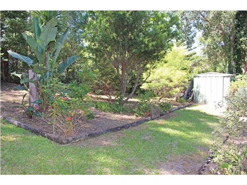 34 Valley Drive, Mollymook Beach NSW 2539