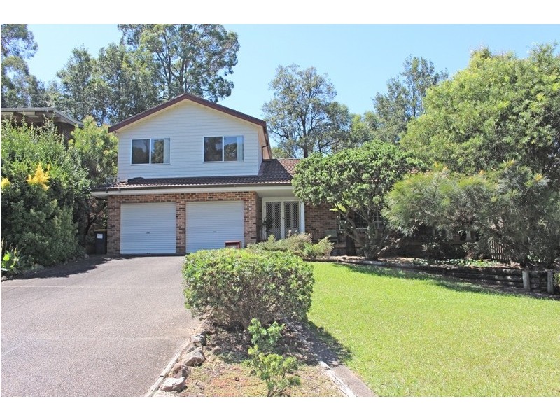 34 Valley Drive, Mollymook Beach NSW 2539