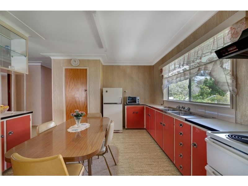 3  Oak Avenue, Lake Tabourie NSW 2539