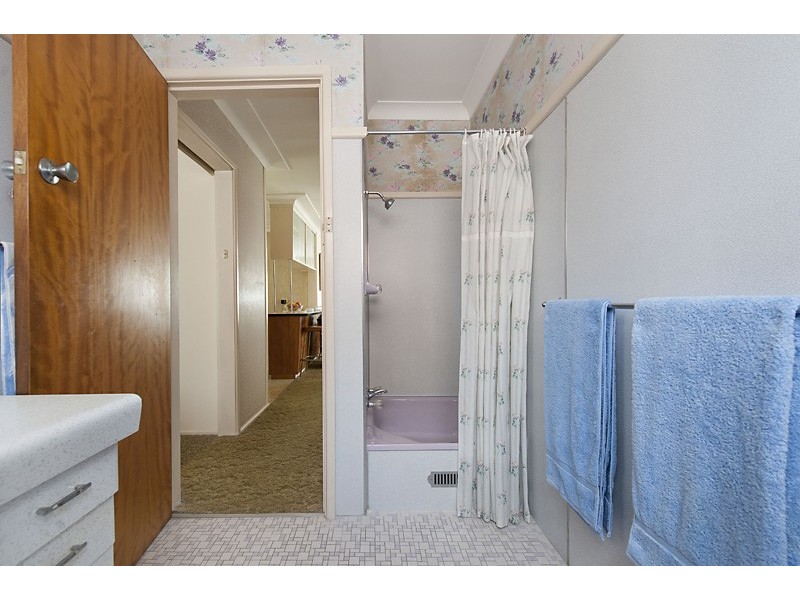 3  Oak Avenue, Lake Tabourie NSW 2539