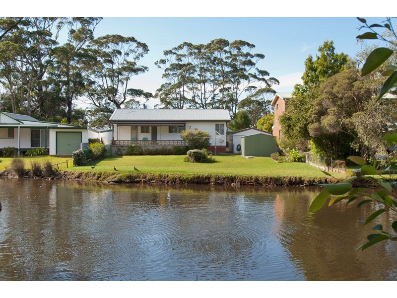3  Oak Avenue, Lake Tabourie NSW 2539