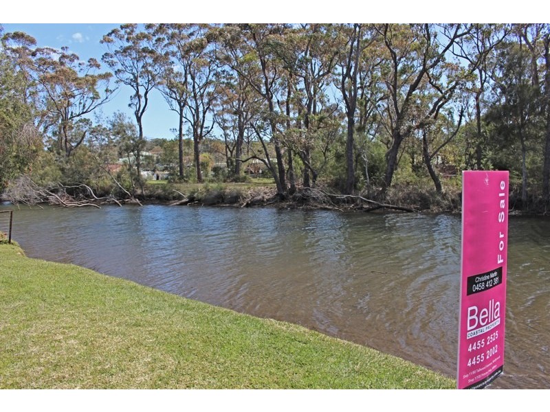 3  Oak Avenue, Lake Tabourie NSW 2539