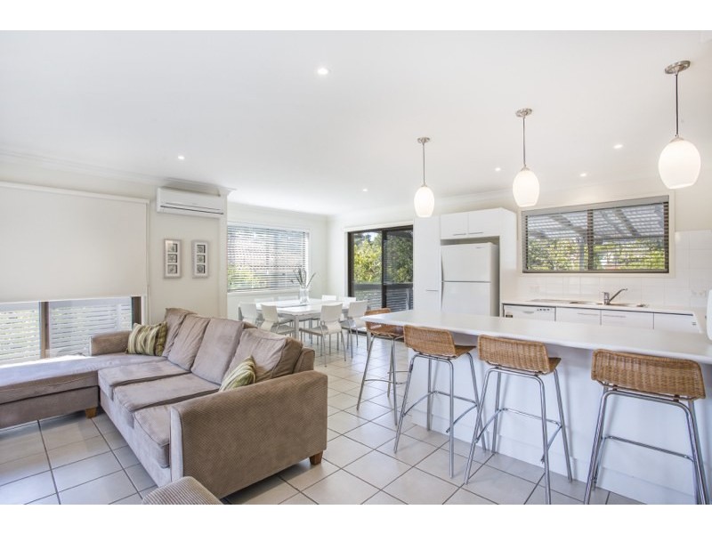 4 Mudges Avenue, Narrawallee NSW 2539