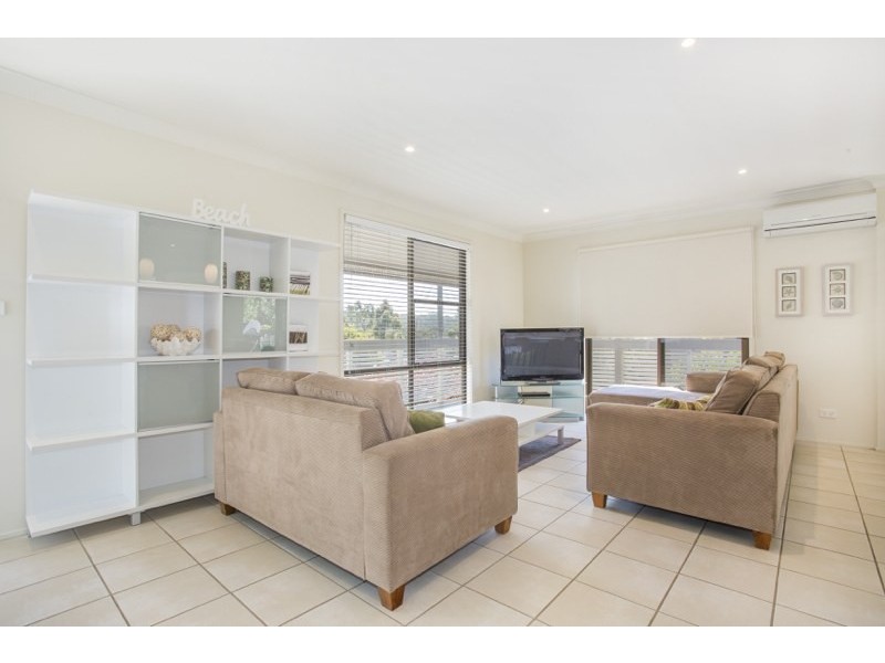 4 Mudges Avenue, Narrawallee NSW 2539