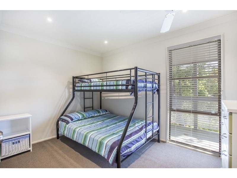 4 Mudges Avenue, Narrawallee NSW 2539
