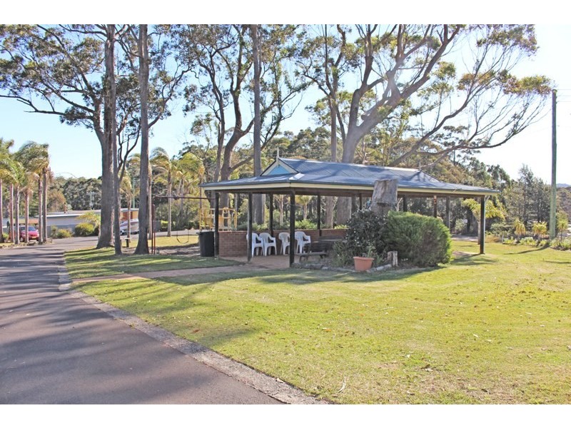 5 Weymouth Road, Lake Tabourie NSW 2539