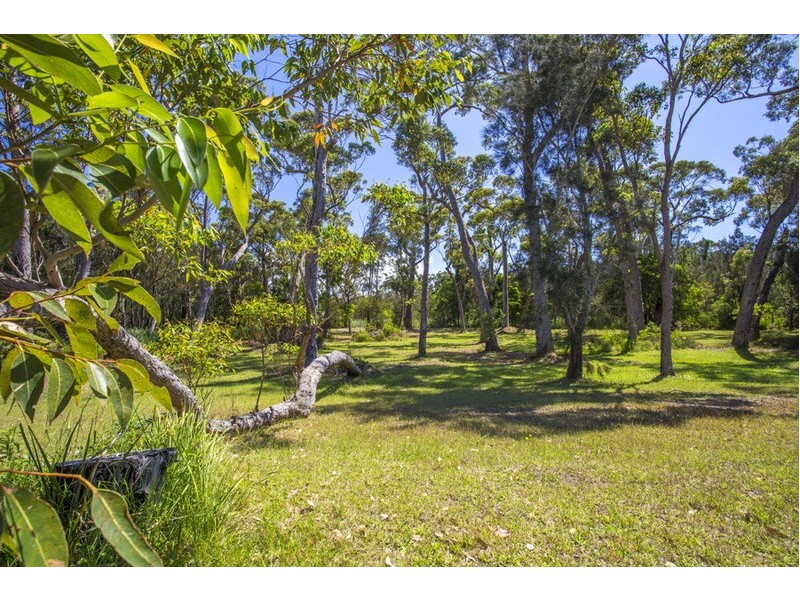 60 Macleay Street, Narrawallee NSW 2539