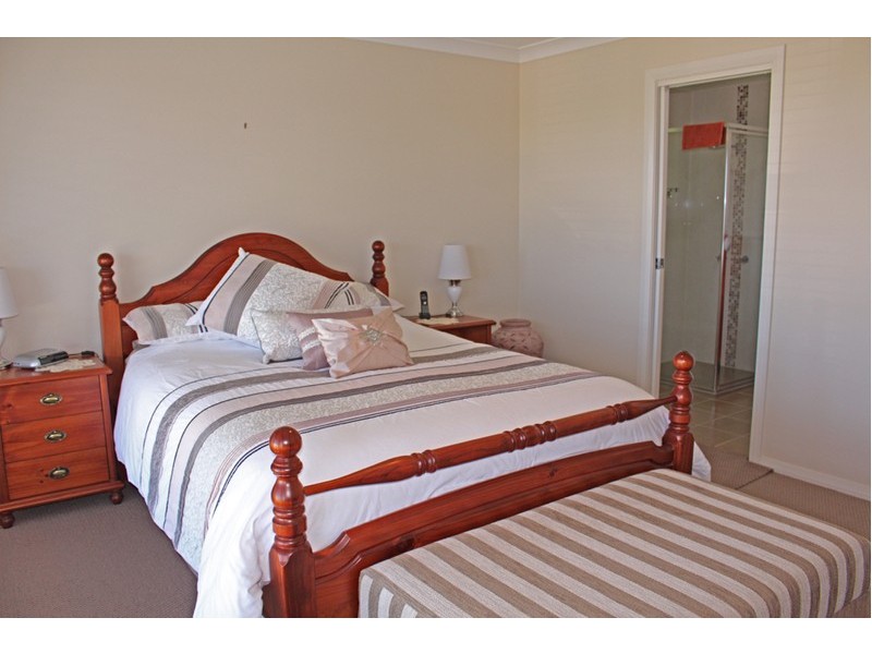 67 Golden Wattle Drive, Ulladulla NSW 2539