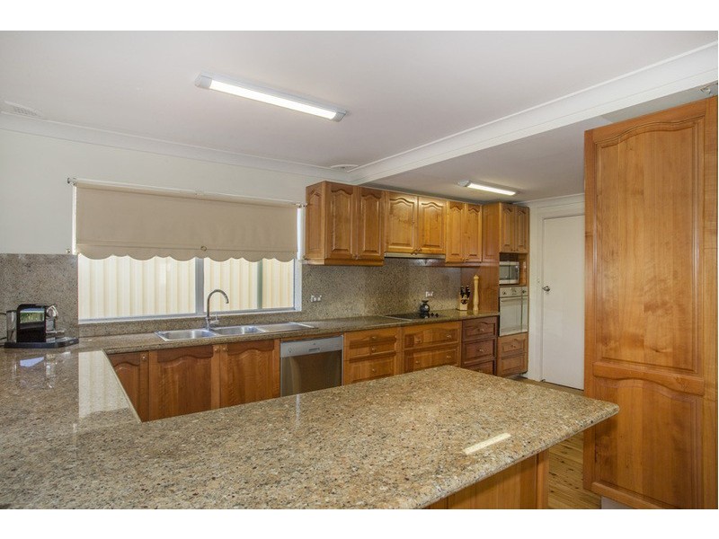 10 Riley Street, Mollymook NSW 2539