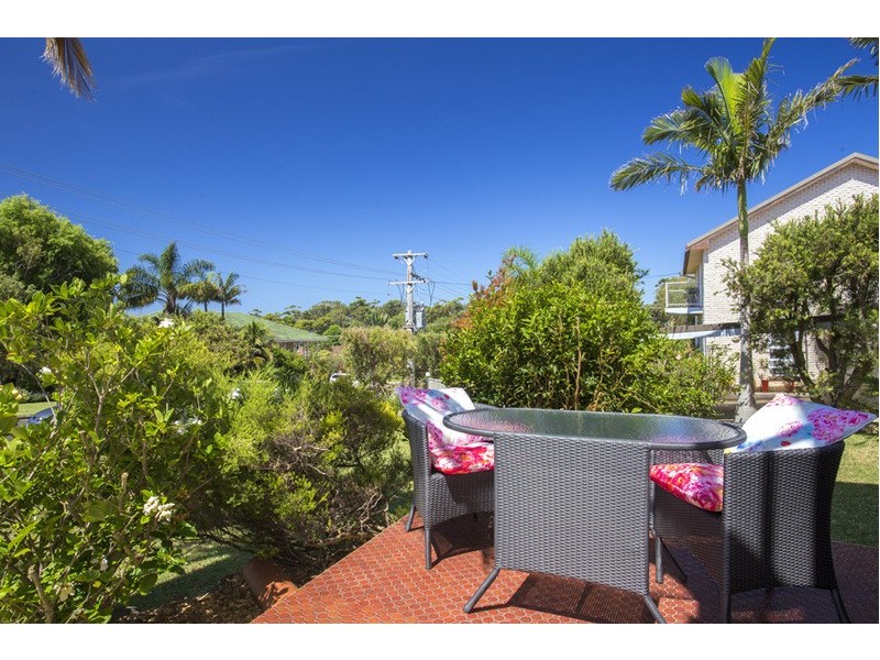 10 Riley Street, Mollymook NSW 2539