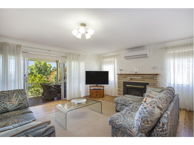 10 Riley Street, Mollymook NSW 2539