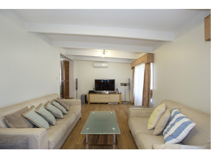 10 Riley Street, Mollymook NSW 2539