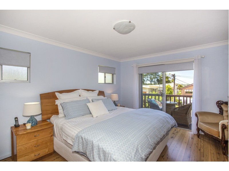 10 Riley Street, Mollymook NSW 2539