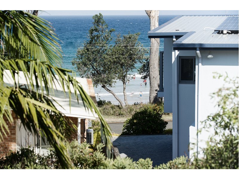 10 Booth Avenue, Narrawallee NSW 2539