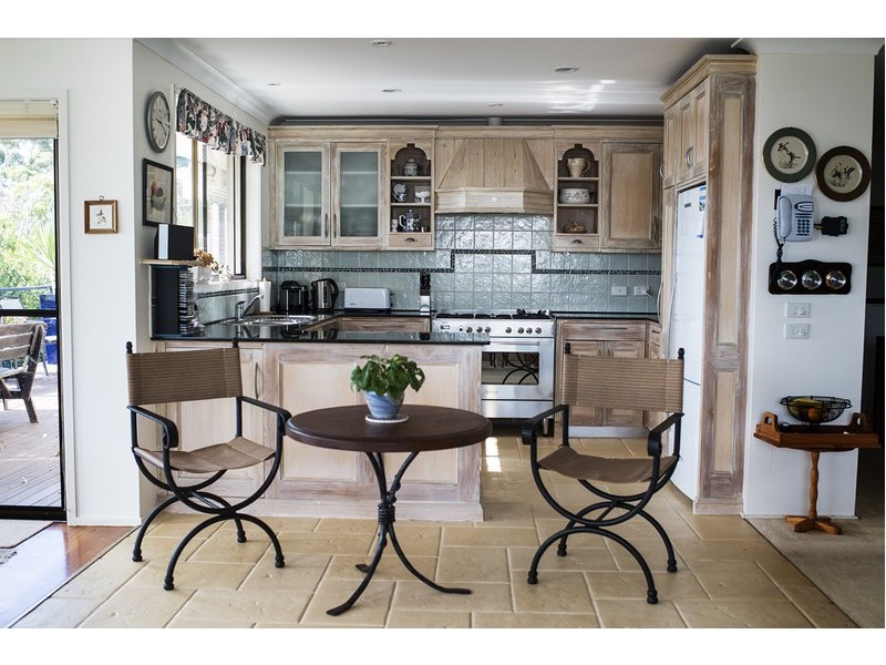 10 Booth Avenue, Narrawallee NSW 2539