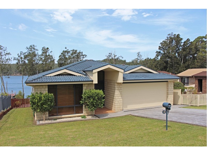 48 James Crescent, Kings Point NSW 2539