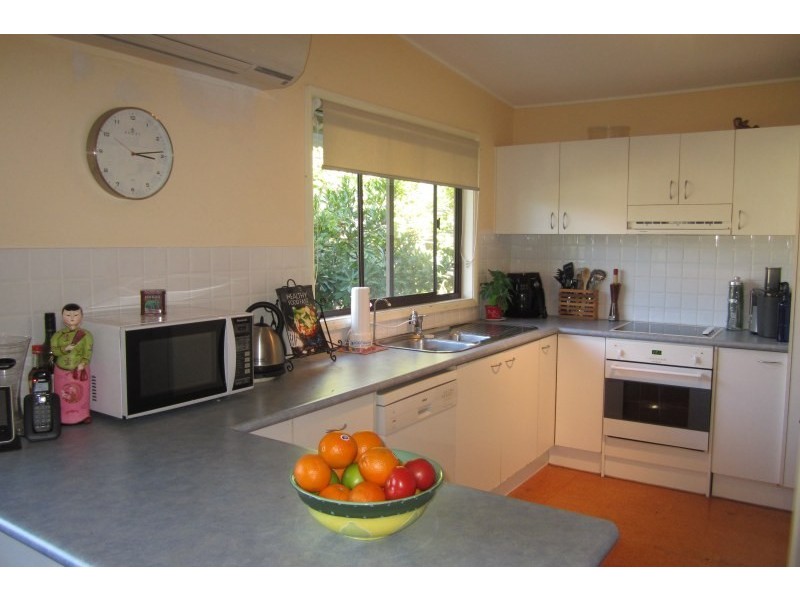 8 The Court, Mollymook NSW 2539