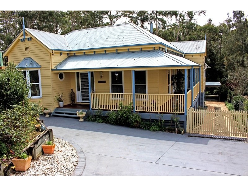 4 Blake Place, Narrawallee NSW 2539