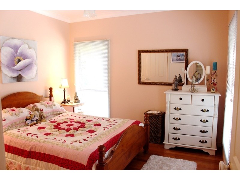 4 Blake Place, Narrawallee NSW 2539