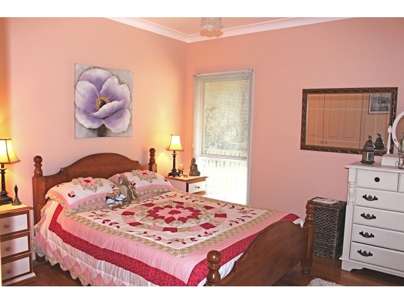 4 Blake Place, Narrawallee NSW 2539