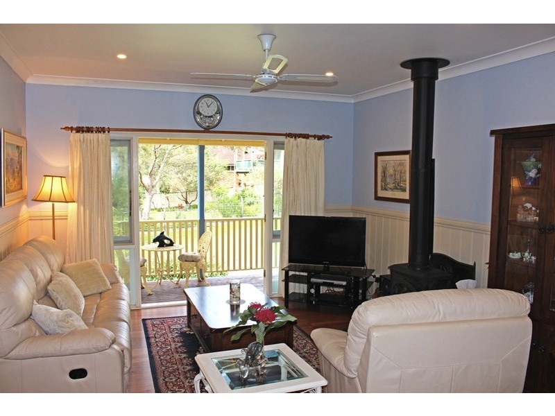 4 Blake Place, Narrawallee NSW 2539