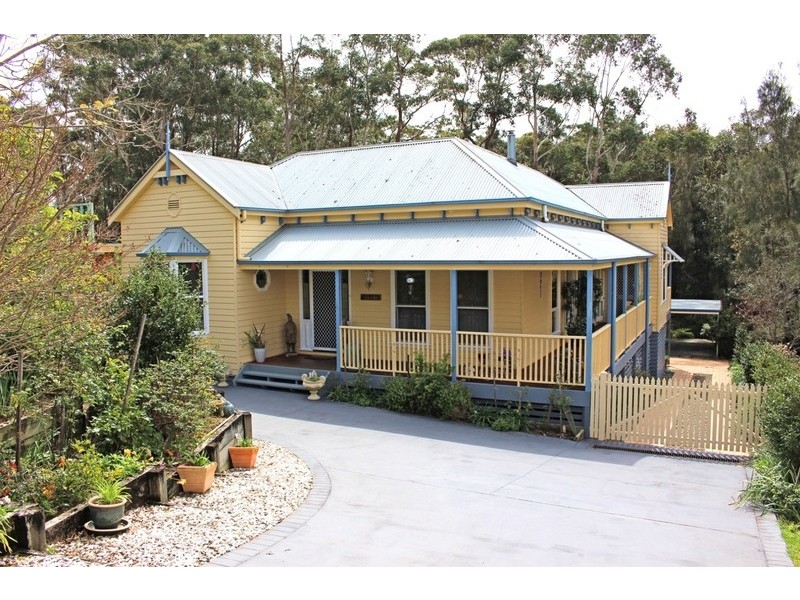 4 Blake Place, Narrawallee NSW 2539