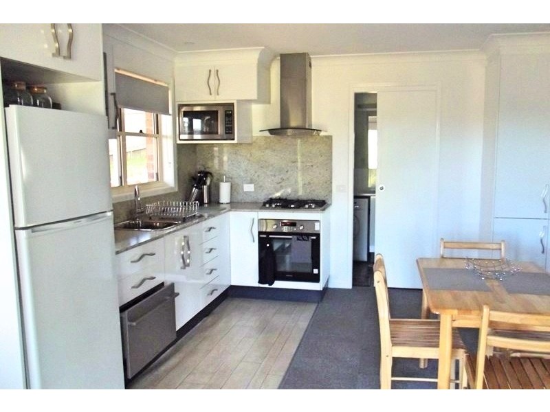 1A Bond Place, Mollymook NSW 2539